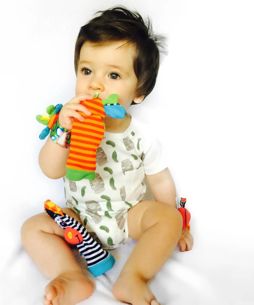 Playgro Pols- en Voetrammelaarset Zebra & Giraf - Set van 4 stuks, 2 polsbandjes en 2 rammelsokjes Playgro Pols- En Voetrammelaarset Zebra & Giraf - Set Van 4 Stuks, 2 Polsbandjes En 2 Rammelsokjes -Babyproducten Promotie Winkel 1000x1200 5