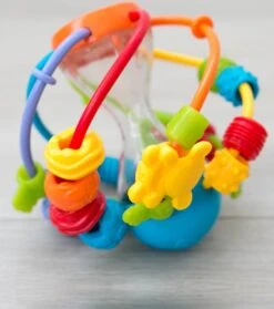 Playgro Speel En Leerbal - Grijp- En Bijtspeelgoed - Klikklak Geluiden - Spiegeltje - Kralen - Cilinder Met Rattelende Ballen -Babyproducten Promotie Winkel 1061x1200 4