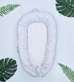 Mon Avenir - Babynestje - Sleepy Leopard - Licht Beige - Luipaardprint - 80 X 50 Cm -Babyproducten Promotie Winkel 1078x1200