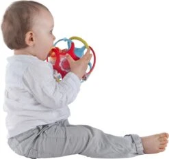 Sophie De Giraf - Speelbal - Twistin Ball -Babyproducten Promotie Winkel 1200x1134 4