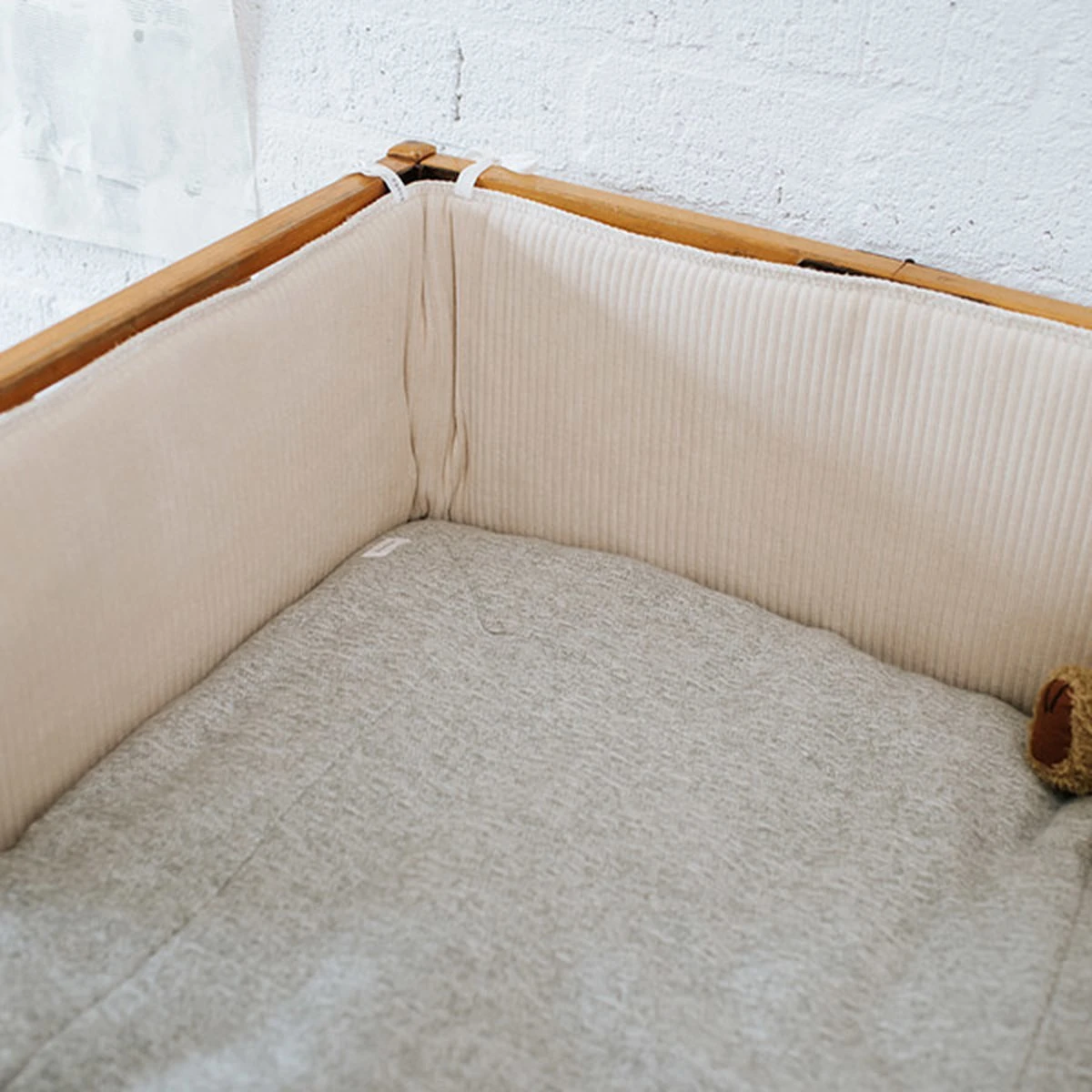 Koeka Boxbumper Vik - zand 180x30cm Koeka Boxbumper Vik - Zand 180x30cm -Babyproducten Promotie Winkel 1200x1200 1022