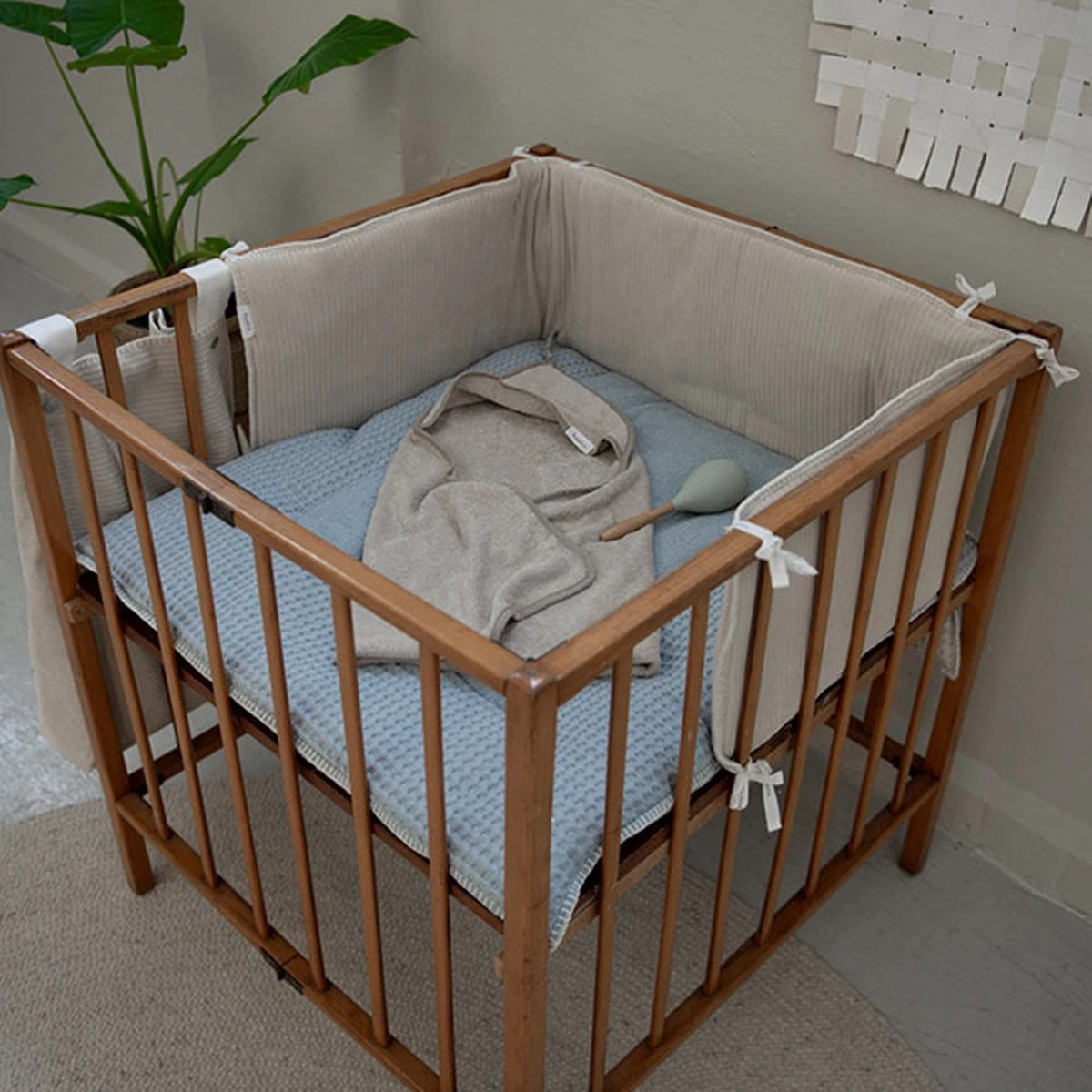 Koeka Boxbumper Vik - zand 180x30cm Koeka Boxbumper Vik - Zand 180x30cm -Babyproducten Promotie Winkel 1200x1200 1023