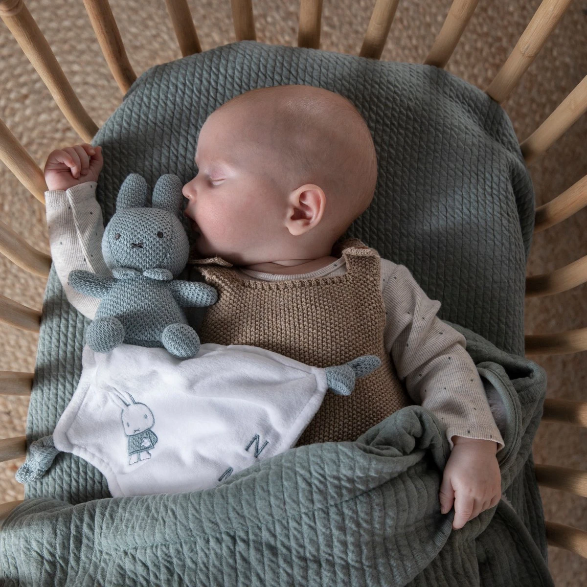 Tiamo Collection Nijntje Knuffeldoekje - Green knit Tiamo Collection Nijntje Knuffeldoekje - Green Knit -Babyproducten Promotie Winkel 1200x1200 1872