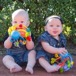 Playgro Speel En Leerbal - Grijp- En Bijtspeelgoed - Klikklak Geluiden - Spiegeltje - Kralen - Cilinder Met Rattelende Ballen -Babyproducten Promotie Winkel 1200x1200 1971