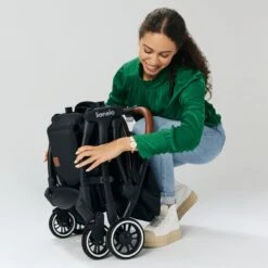 Lionelo Buggy Julie One - Kinderwagen Premium - Automatisch Opvouwen - Wandelwagen Tot 22 Kg - Comfortabele Zitje 4 Lionelo Buggy Julie One - Kinderwagen Premium - Automatisch Opvouwen - Wandelwagen Tot 22 Kg - Comfortabele Zitje -Babyproducten Promotie Winkel 1200x1200 2287