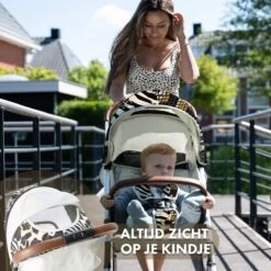 Deryan Luxe Rolo Luxe Lichtgewicht Buggy - Zoo Creme -Babyproducten Promotie Winkel 1200x1200 2347