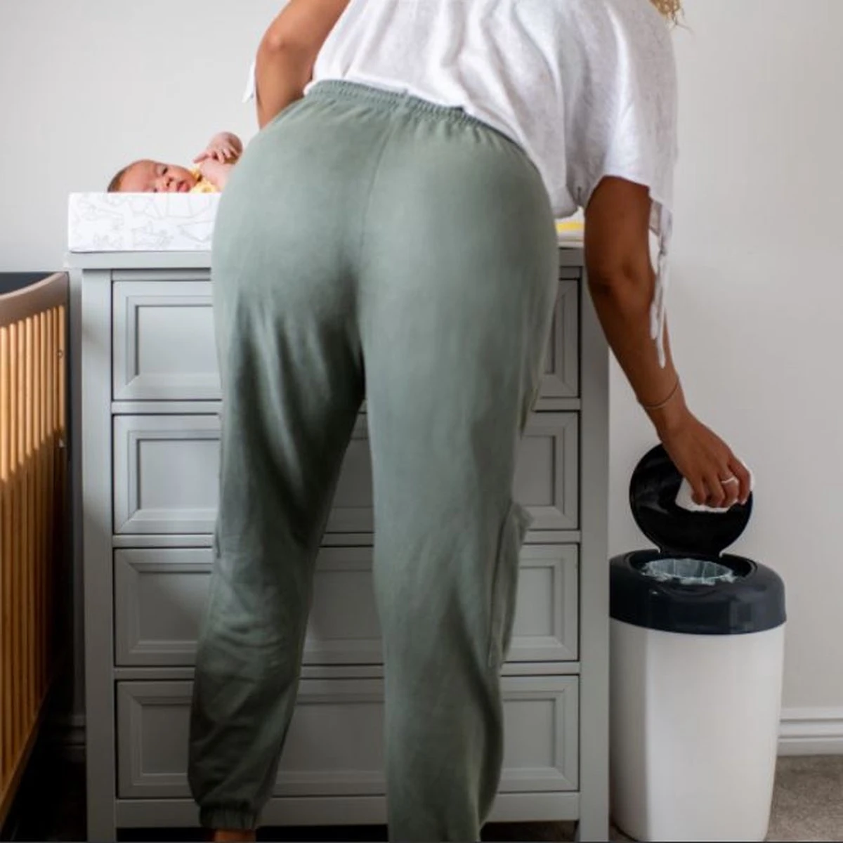 Tommee Tippee Simplee Sangenic luieremmer, milieuvriendelijker systeem, inclusief 6 navulcassettes met duurzaam geproduceerde antibacteriële GREENFILM, grijs Tommee Tippee Simplee Sangenic Luieremmer, Milieuvriendelijker Systeem, Inclusief 6 Navulcassettes Met Duurzaam Geproduceerde Antibacteriële GREENFILM, Grijs -Babyproducten Promotie Winkel 1200x1200 26