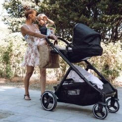 Deryan Evy Kinderwagen - Duo Kinderwagen - Uitbreidbaar - Inclusief Reiswieg - Zwart 5 Deryan Evy Kinderwagen - Duo Kinderwagen - Uitbreidbaar - Inclusief Reiswieg - Zwart -Babyproducten Promotie Winkel 1200x1200 2655