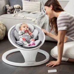 Munchkin Wipstoel Swing Elektrisch Lichtgewicht Bluetooth -Babyproducten Promotie Winkel 1200x1200 3092