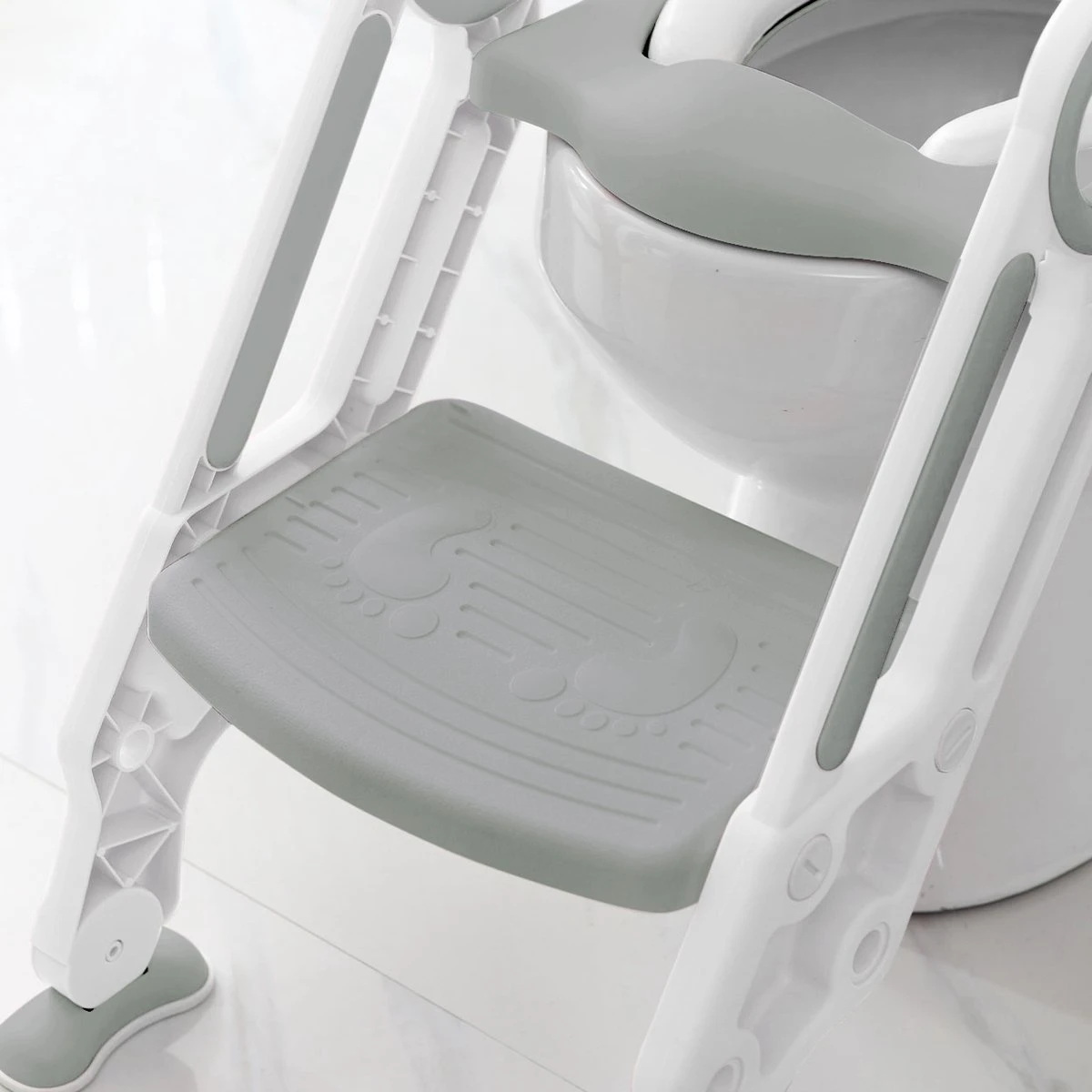 LifeGoods WC Verkleiner met Trapje - Trainer met Opstapje - 2 tot 7 Jaar - Grijs/Wit LifeGoods WC Verkleiner Met Trapje - Trainer Met Opstapje - 2 Tot 7 Jaar - Grijs/Wit -Babyproducten Promotie Winkel 1200x1200 697