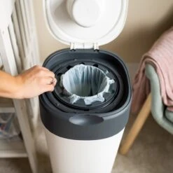 Tommee Tippee Twist & Click XL-luieremmer - Voor Maximaal 60 Luiers - Milieuvriendelijker Systeem - 1 Navulcassette - Duurzaam Geproduceerde Antibacteriële GREENFILM -Babyproducten Promotie Winkel 1200x1200 740