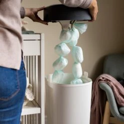 Tommee Tippee Twist & Click XL-luieremmer - Voor Maximaal 60 Luiers - Milieuvriendelijker Systeem - 1 Navulcassette - Duurzaam Geproduceerde Antibacteriële GREENFILM -Babyproducten Promotie Winkel 1200x1200 741