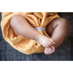 KipKep Blenker Hydrofiele Badcape - Maat 100x70cm - Little Bees Geel -Babyproducten Promotie Winkel 1200x1200 784