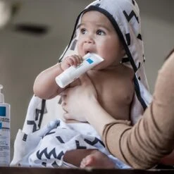 KipKep Blenker Hydrofiele Badcape - Maat 100x70cm - Memphis White -Babyproducten Promotie Winkel 1200x1200 799