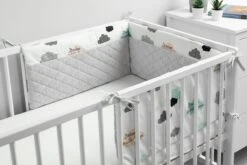 Sensillo Baby Bedbumper - Bedomrander - Anti Stootrand Ledikant - Bed Zijbeschermers - 180x30cm - Grijze Wolkjes