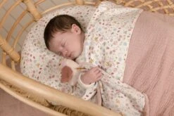 Little Dutch Ledikantdeken Flowers & Butterflies 2 Little Dutch Ledikantdeken Flowers & Butterflies -Babyproducten Promotie Winkel 1200x800 327