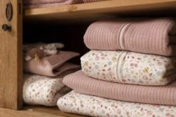 Little Dutch Ledikantdeken Flowers & Butterflies 3 Little Dutch Ledikantdeken Flowers & Butterflies -Babyproducten Promotie Winkel 1200x800 328