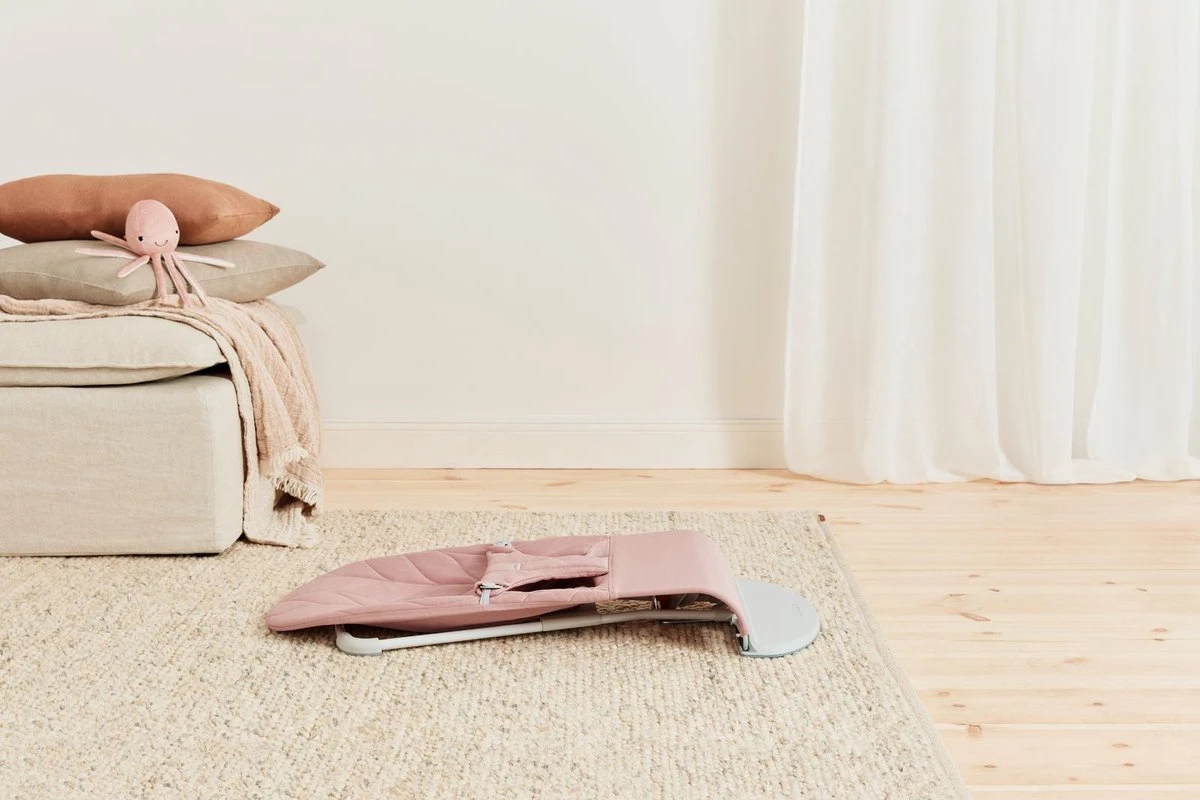 BabyBjörn Wipstoel Bliss Lichtgrijs frame - Cotton kroonblad quilt - Oudroze - Ergonomisch - Verstelbaar - Inklapbaar BabyBjörn Wipstoel Bliss Lichtgrijs Frame - Cotton Kroonblad Quilt - Oudroze - Ergonomisch - Verstelbaar - Inklapbaar -Babyproducten Promotie Winkel 1200x800 626