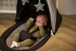 Tryco Hugg Swing Babyschommel - Zwart - Draaibare Babyswing - Met Muziek -Babyproducten Promotie Winkel 1200x800 678