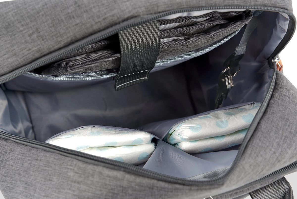 Brisby slijtvaste Luiertas – verzorgingstas – met buggymontage -Donkergrijs Brisby Slijtvaste Luiertas – Verzorgingstas – Met Buggymontage -Donkergrijs -Babyproducten Promotie Winkel 1200x803 4