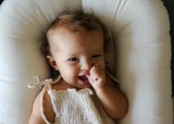 Tubudu Baby Snuggle® Organisch Babynestje - Inclusief Gratis Draagtas En Tencel Cover - Luxe Baby Lounger - Kraampakket - Natuurlijk Materiaal - Wit -Babyproducten Promotie Winkel 1200x861 4