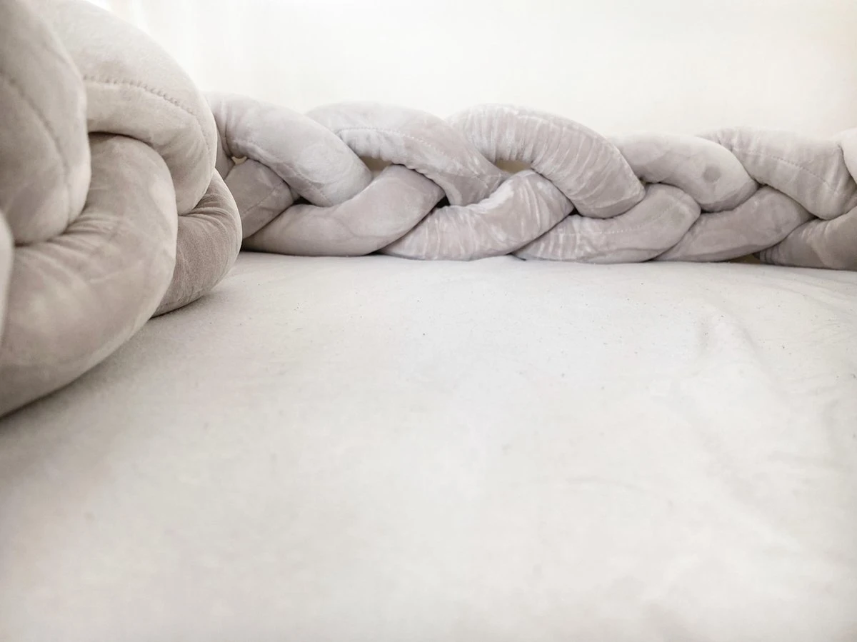 IL BAMBINI Gevlochten baby bed bumper Treccia - Bedomrander - Box omrander - Hoofdbeschermer - Boxrand - Bedbumper - Stootrand - Boxomrander - (3 meter) Grijs IL BAMBINI Gevlochten Baby Bed Bumper Treccia - Bedomrander - Box Omrander - Hoofdbeschermer - Boxrand - Bedbumper - Stootrand - Boxomrander - (3 Meter) Grijs -Babyproducten Promotie Winkel 1200x899 7