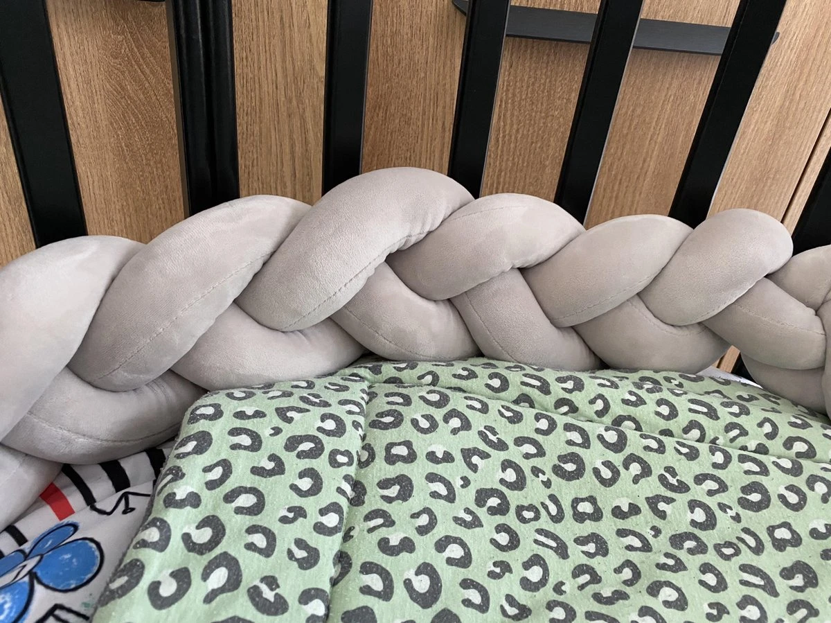 IL BAMBINI Gevlochten baby bed bumper Treccia - Bedomrander - Box omrander - Hoofdbeschermer - Boxrand - Bedbumper - Stootrand - Boxomrander - (3 meter) Grijs IL BAMBINI Gevlochten Baby Bed Bumper Treccia - Bedomrander - Box Omrander - Hoofdbeschermer - Boxrand - Bedbumper - Stootrand - Boxomrander - (3 Meter) Grijs -Babyproducten Promotie Winkel 1200x899 9