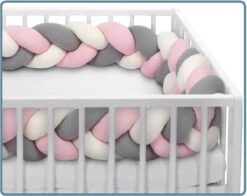 Sevibaby Roze 3-in-1 Braided Bedbumper En Babynest 521-2 -Babyproducten Promotie Winkel 1200x953 2