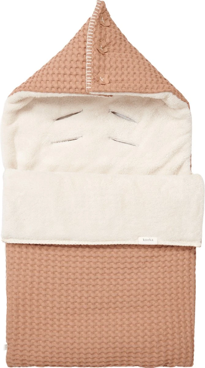 Koeka Oslo Voetenzak Autostoel 0+ 3 punts - lichtbruin - wit Koeka Oslo Voetenzak Autostoel 0+ 3 Punts - Lichtbruin - Wit -Babyproducten Promotie Winkel 669x1200 2