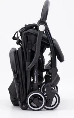 Hamilton By Yoop X1 Plus Buggy – Nieuw, Hoger, Uitgebreider 2023 Model – Premium Stroller Met One Hand Folding Technologie – Zwart – Lichte, Verstelbare En Wendbare Kinderwagen Met Vele Gemakken 14 Hamilton By Yoop X1 Plus Buggy – Nieuw, Hoger, Uitgebreider 2023 Model – Premium Stroller Met One Hand Folding Technologie – Zwart – Lichte, Verstelbare En Wendbare Kinderwagen Met Vele Gemakken -Babyproducten Promotie Winkel 758x1200 2