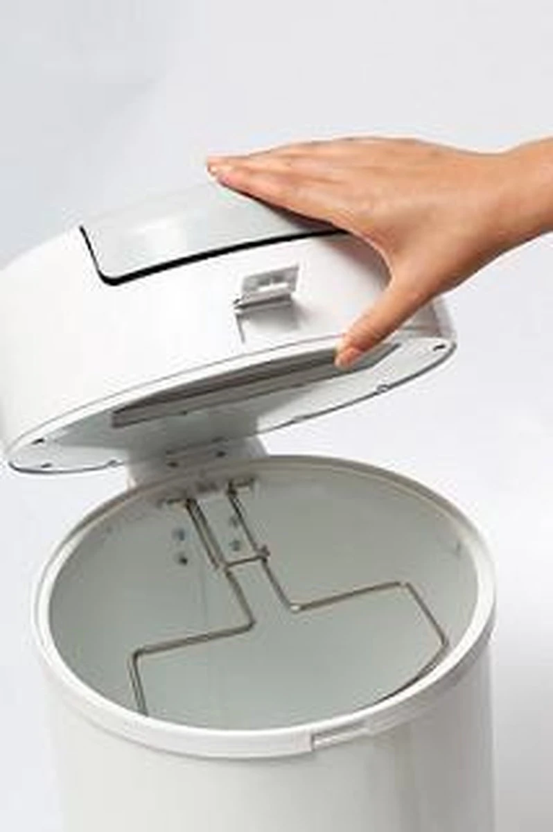 DiaperPail - Clear White - Luieremmer met speciale luiersluis - Werkt met normale vuilniszakken - Luxe luieremmer - Geen speciale cassettes - Geen geurtjes - Makkelijk schoon te maken - Is gemaakt van Aluminium DiaperPail - Clear White - Luieremmer Met Speciale Luiersluis - Werkt Met Normale Vuilniszakken - Luxe Luieremmer - Geen Speciale Cassettes - Geen Geurtjes - Makkelijk Schoon Te Maken - Is Gemaakt Van Aluminium -Babyproducten Promotie Winkel 798x1200 2