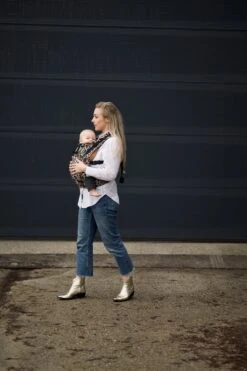 Pure Baby Love - Draagzak - Cross & Go - Panter Zwart - Maat 44/50 - 74 -Babyproducten Promotie Winkel 799x1200 127