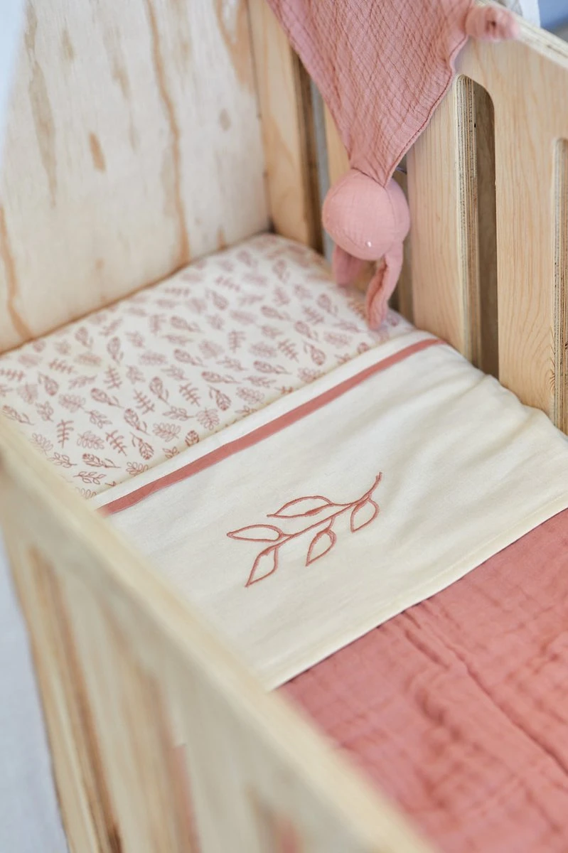 Jollein Baby Hoeslaken Ledikant Jersey 60x120cm - Meadow - Rosewood Jollein Baby Hoeslaken Ledikant Jersey 60x120cm - Meadow - Rosewood -Babyproducten Promotie Winkel 799x1200 31