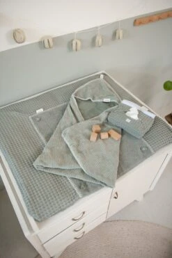 Koeka Omslagdoek Baby Teddy Vik - Groen 5 Koeka Omslagdoek Baby Teddy Vik - Groen -Babyproducten Promotie Winkel 799x1200 58