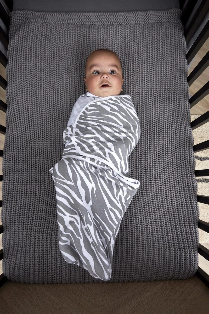 SwaddleMeyco Inbakerdoek Zebra - 0-3 maanden - grijs SwaddleMeyco Inbakerdoek Zebra - 0-3 Maanden - Grijs -Babyproducten Promotie Winkel 799x1200 68