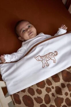 Meyco Ledikant Laken Cheetah Animal - 100x150cm - Camel -Babyproducten Promotie Winkel 800x1200 285
