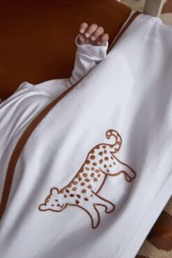 Meyco Ledikant Laken Cheetah Animal - 100x150cm - Camel -Babyproducten Promotie Winkel 800x1200 286