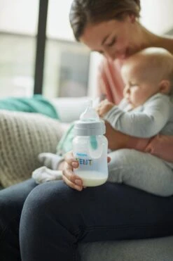 Philips Avent SCF813/14 Anti-Colic Babyfles - Met AirFree Ventiel - 260 Ml - 1 Stuks 12 Philips Avent SCF813/14 Anti-Colic Babyfles - Met AirFree Ventiel - 260 Ml - 1 Stuks -Babyproducten Promotie Winkel 800x1200 364