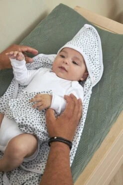 Meyco Badcape Basic Jersey/Cheetah 2-pack - Forest Green - 80x80cm 3 Meyco Badcape Basic Jersey/Cheetah 2-pack - Forest Green - 80x80cm -Babyproducten Promotie Winkel 800x1200 44