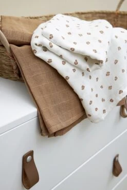 Meyco Mini Panther Swaddle - 2-pack - Toffee - 120x120cm -Babyproducten Promotie Winkel 800x1200 71