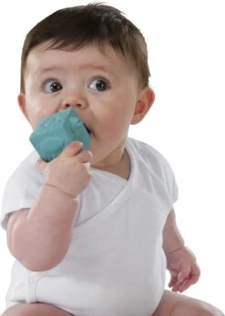 Sophie De Giraf - So Pure - Ballen En Blokken -Babyproducten Promotie Winkel 855x1200 6