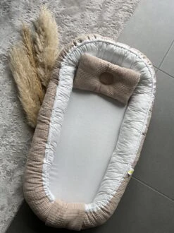 Bébélunes - Waffle Brown - Babynest - Bruin - 60x100cm - Inclusief Kussen
