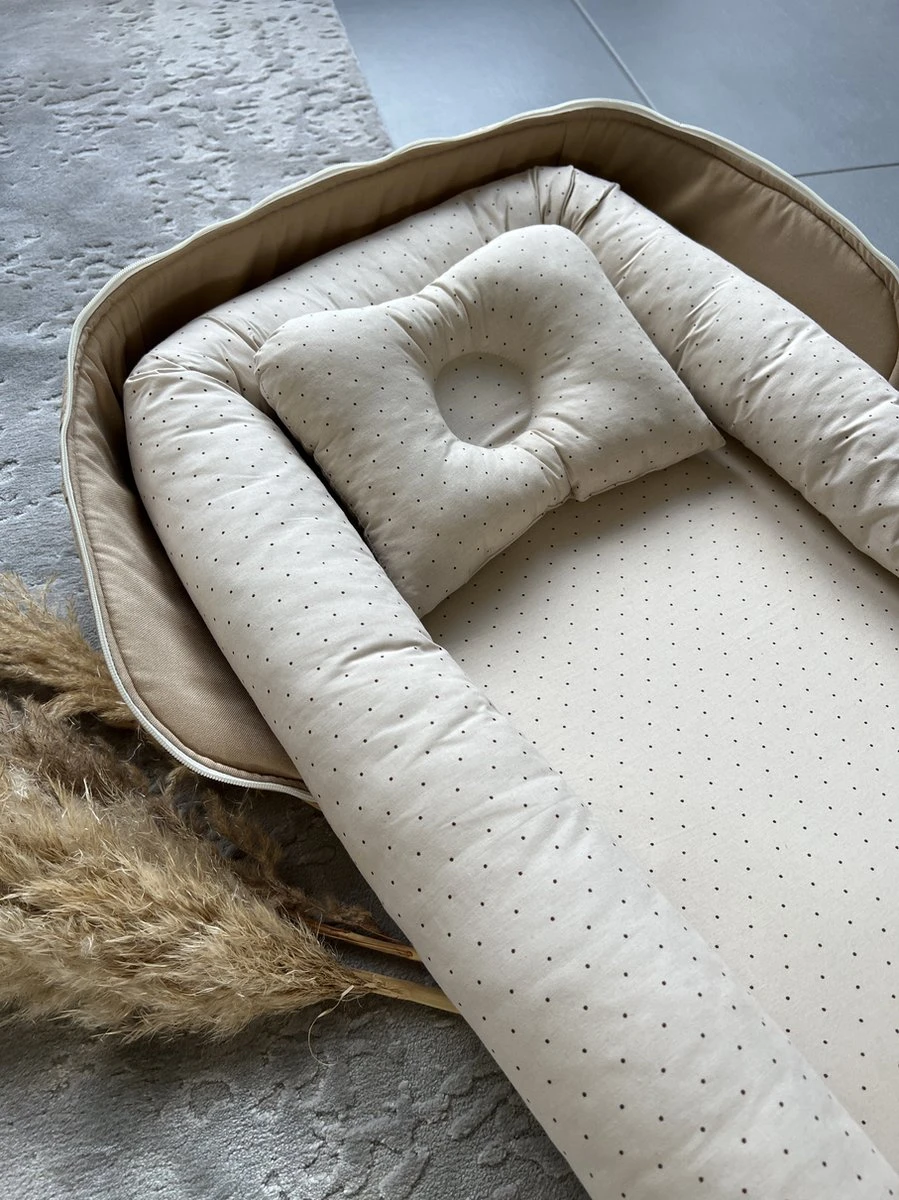 Bébélunes - ToGo Dot Beige - Babynest - Beige - 30x50 - Inclusief Kussen Bébélunes - ToGo Dot Beige - Babynest - Beige - 30x50 - Inclusief Kussen -Babyproducten Promotie Winkel 899x1200 26
