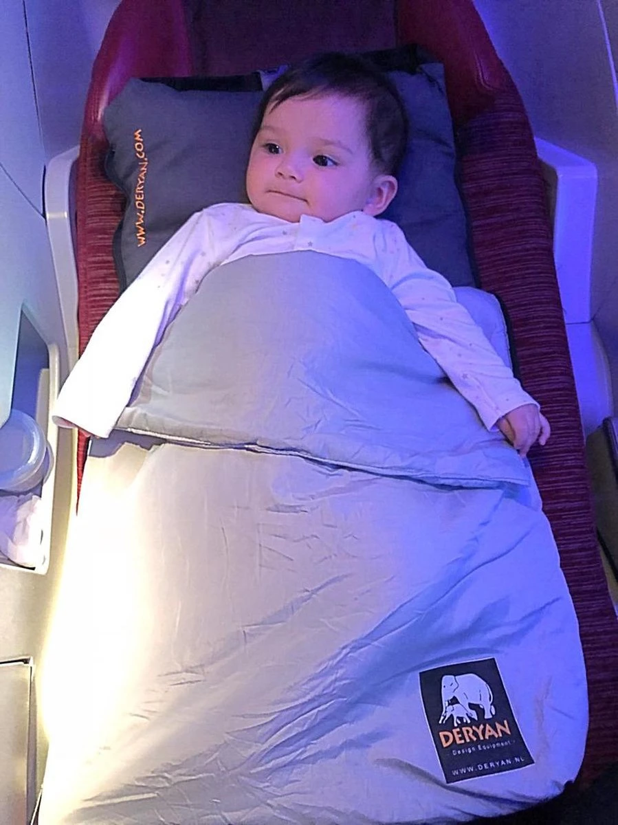 Deryan AirTraveller Vliegtuigbedje - Reiskussen met matras - compact opgevouwen Deryan AirTraveller Vliegtuigbedje - Reiskussen Met Matras - Compact Opgevouwen -Babyproducten Promotie Winkel 899x1200 41