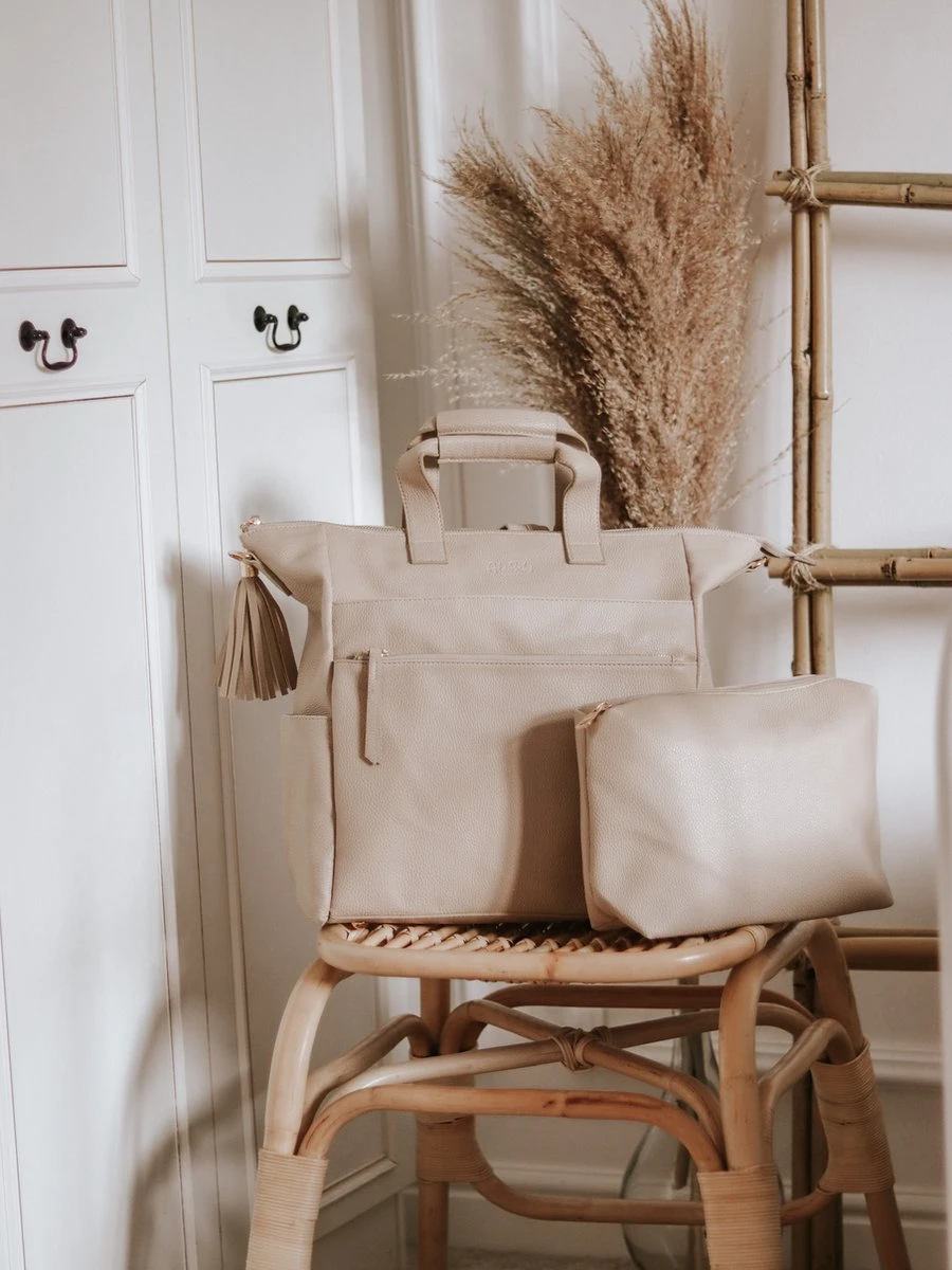 Lederen Luiertas rugzak - baby luiertas - luiertas verzorgingstas - Buggy Tas - kindertas - toilettas heren - toilettas dames - tas - baby verzorgingstas - baby bag rugzak - handtas - kinderwagentas - reistas - toilettas - Baby - Newborn - Born new Merkloos Lederen Luiertas Rugzak - Baby Luiertas - Luiertas Verzorgingstas - Buggy Tas - Kindertas - Toilettas Heren - Toilettas Dames - Tas - Baby Verzorgingstas - Baby Bag Rugzak - Handtas - Kinderwagentas - Reistas - Toilettas - Baby - Newborn - Born New -Babyproducten Promotie Winkel 900x1200 46