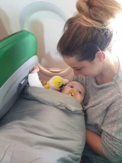 Deryan AirTraveller Vliegtuigbedje - Reiskussen Met Matras - Compact Opgevouwen 16 Deryan AirTraveller Vliegtuigbedje - Reiskussen Met Matras - Compact Opgevouwen -Babyproducten Promotie Winkel 900x1200 67