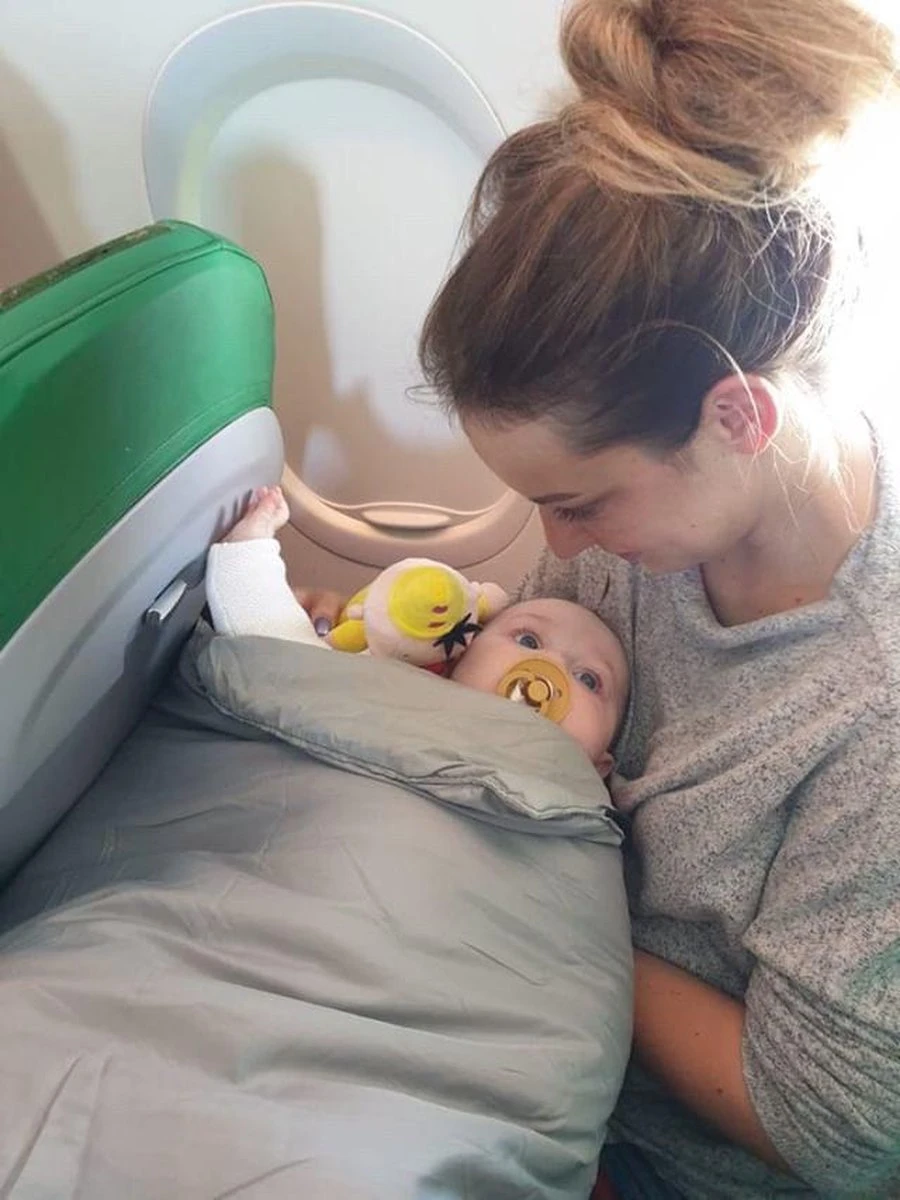 Deryan AirTraveller Vliegtuigbedje - Reiskussen met matras - compact opgevouwen Deryan AirTraveller Vliegtuigbedje - Reiskussen Met Matras - Compact Opgevouwen -Babyproducten Promotie Winkel 900x1200 67