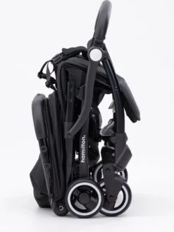 Hamilton By Yoop X1 Plus Buggy – Nieuw, Hoger, Uitgebreider 2023 Model – Premium Stroller Met One Hand Folding Technologie – Zwart – Lichte, Verstelbare En Wendbare Kinderwagen Met Vele Gemakken 10 Hamilton By Yoop X1 Plus Buggy – Nieuw, Hoger, Uitgebreider 2023 Model – Premium Stroller Met One Hand Folding Technologie – Zwart – Lichte, Verstelbare En Wendbare Kinderwagen Met Vele Gemakken -Babyproducten Promotie Winkel 903x1200 3