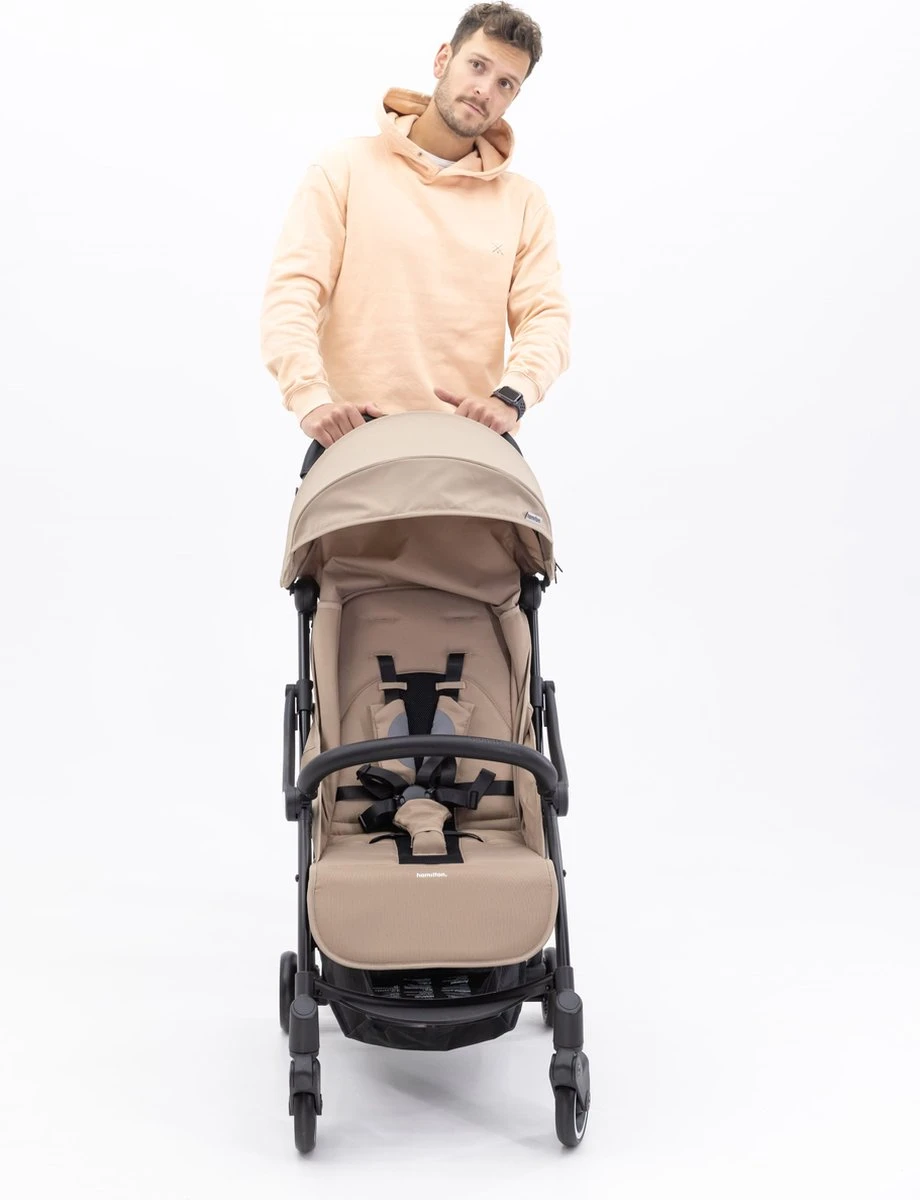 Hamilton by Yoop X1 Plus Buggy – Nieuw, Hoger, Uitgebreider 2023 Model – Premium Stroller met One Hand Folding Technologie – Kaki – Lichte, Verstelbare en Wendbare Kinderwagen met vele Gemakken Hamilton By Yoop X1 Plus Buggy – Nieuw, Hoger, Uitgebreider 2023 Model – Premium Stroller Met One Hand Folding Technologie – Kaki – Lichte, Verstelbare En Wendbare Kinderwagen Met Vele Gemakken -Babyproducten Promotie Winkel 920x1200 4