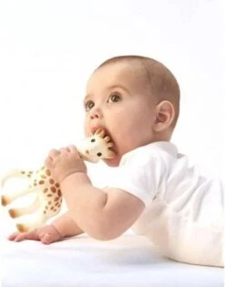 Sophie De Giraf - Bijtspeeltje - In Witte Geschenkdoos -Babyproducten Promotie Winkel 942x1200 1